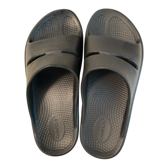 OOFOS Women's Black Sandals - Picture 1 of 5